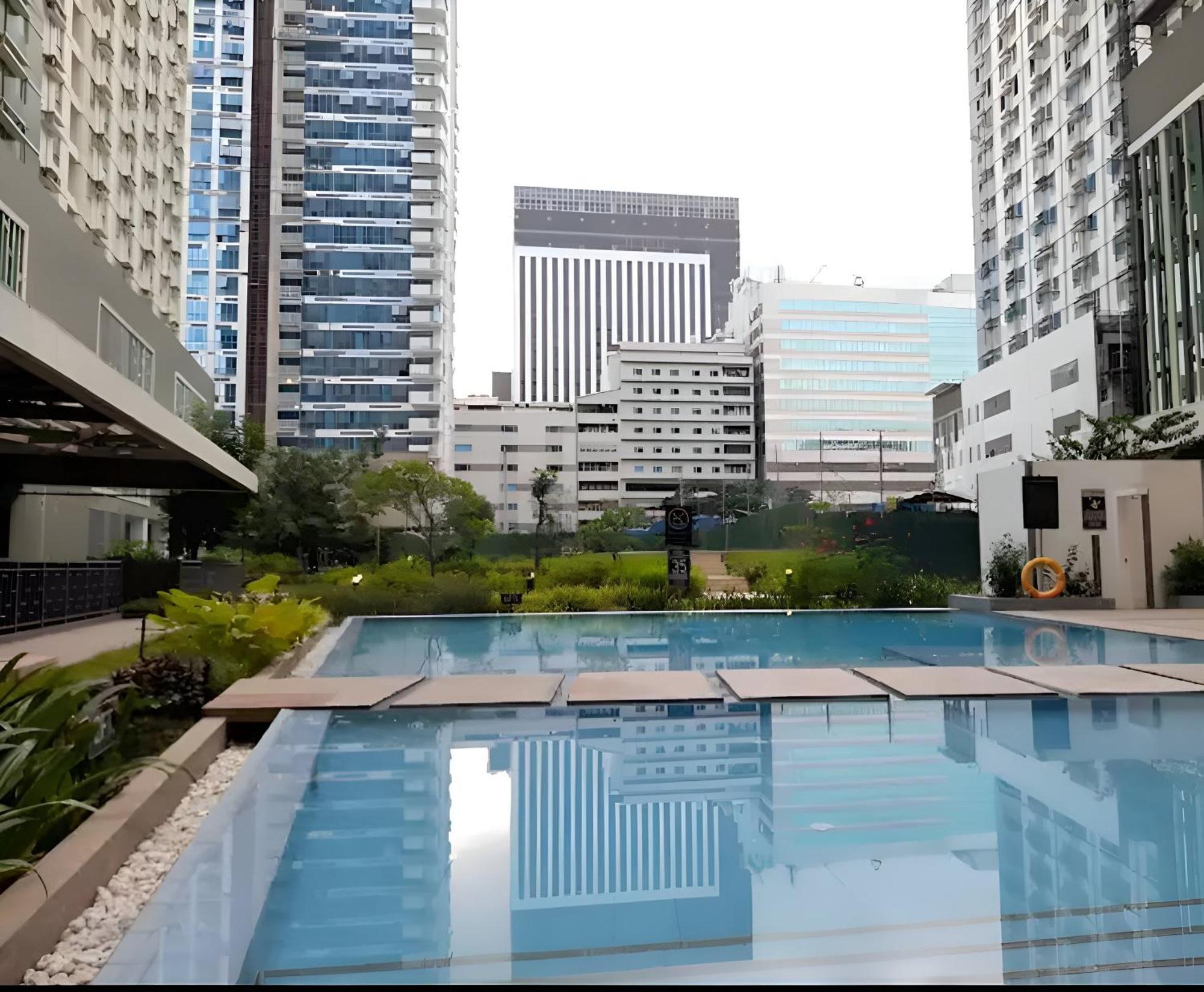 Cebu City Scape At Cebu It Park エクステリア 写真